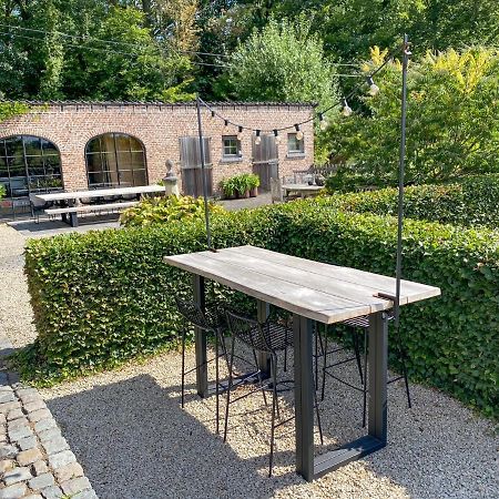 Gastenhuis prachtige Historische Vierkant Hoeve Broechem Buitenkant foto