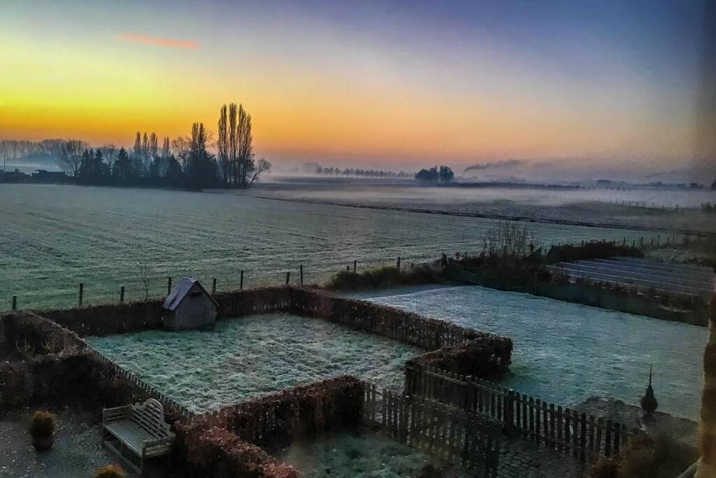 Gastenhuis prachtige Historische Vierkant Hoeve Broechem Buitenkant foto