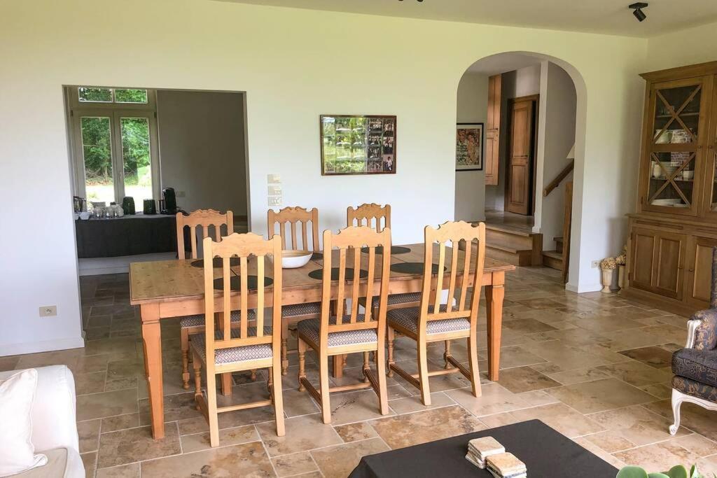 Gastenhuis prachtige Historische Vierkant Hoeve Broechem Buitenkant foto