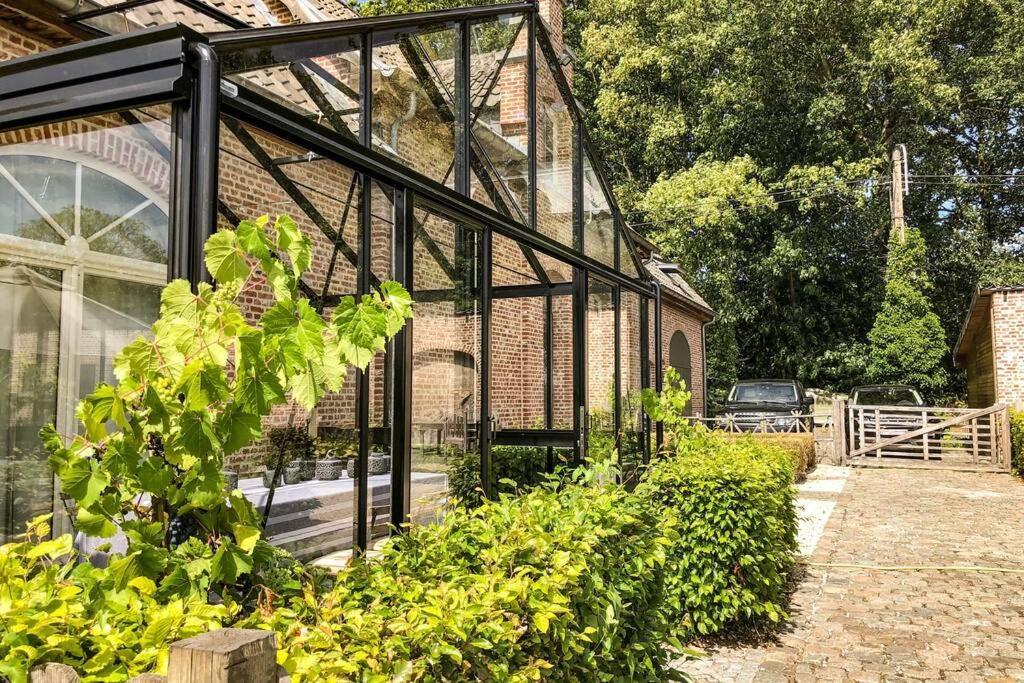 Gastenhuis prachtige Historische Vierkant Hoeve Broechem Buitenkant foto