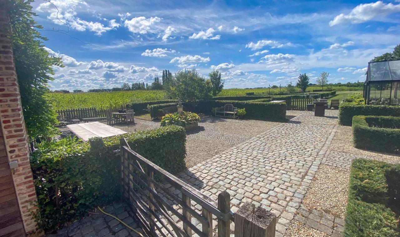 Gastenhuis prachtige Historische Vierkant Hoeve Broechem Buitenkant foto