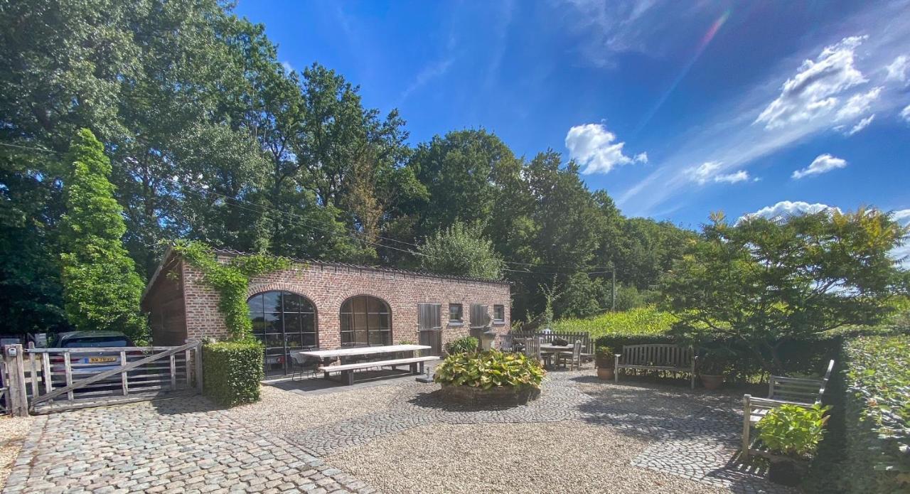 Gastenhuis prachtige Historische Vierkant Hoeve Broechem Buitenkant foto