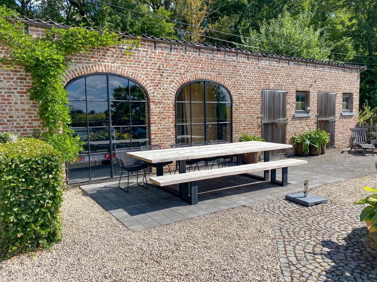 Gastenhuis prachtige Historische Vierkant Hoeve Broechem Buitenkant foto